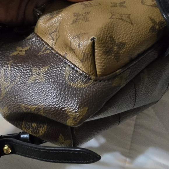 LOUIS VUITTON***READ****FLAWS*** - Picture 5 of 13